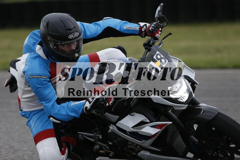 /Archiv-2025/10 23.04.2025 Cornu Master School ADR/rot-rouge/18